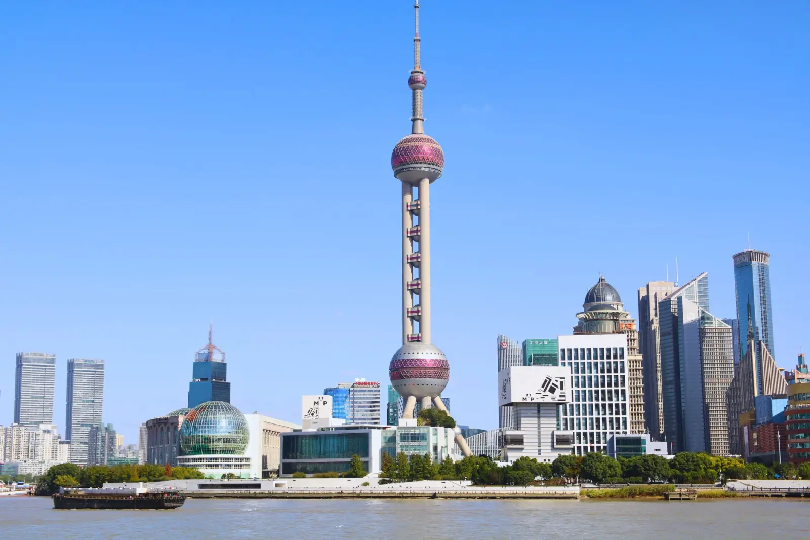 深圳汽车租赁市场观察：企业如何选择适合的长期用车方案