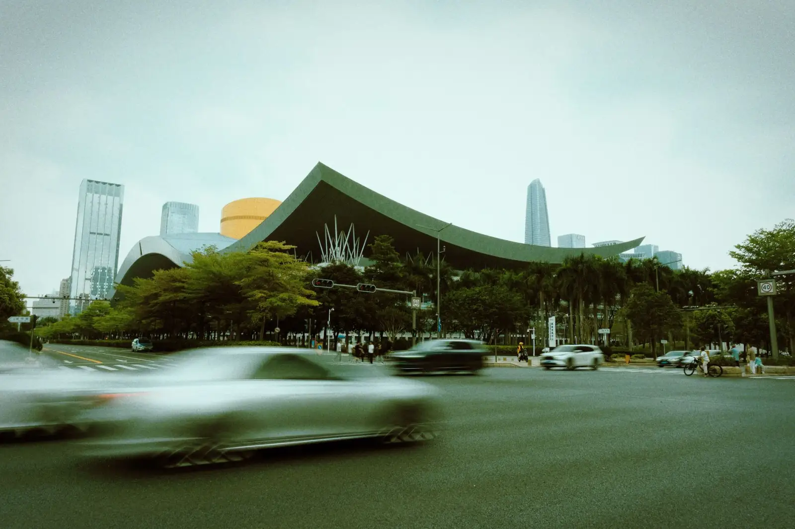 深圳汽车租赁服务对比：华熙出行长租与短租方案解析正文配图 1